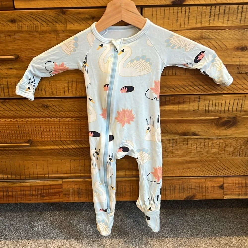 Bestaroo Baby Newborn Swan Song Footie